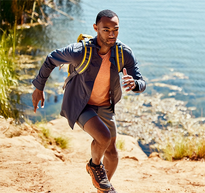 manrunningalongwater-backpack-teaser-720x676.webp